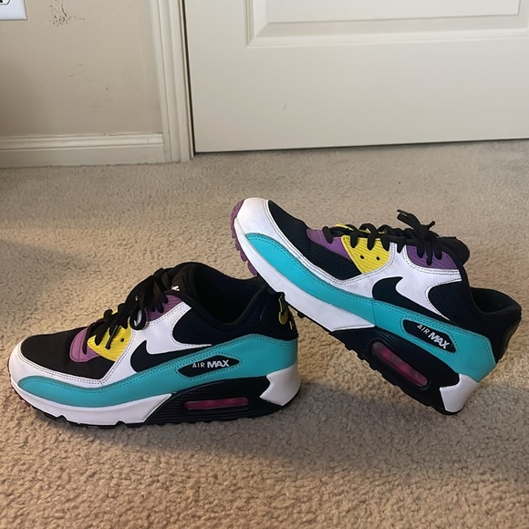 Nike’s - Picture 3 of 4